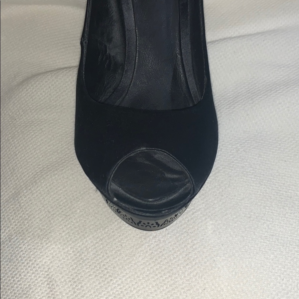 BCBG Maxazria - Picture 4 of 4